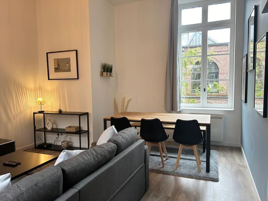Vieux-Lille Appartement Renove Avec Une Chambre Luaran gambar