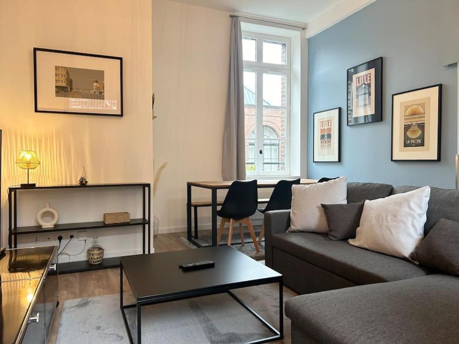 Vieux-Lille Appartement Renove Avec Une Chambre Luaran gambar